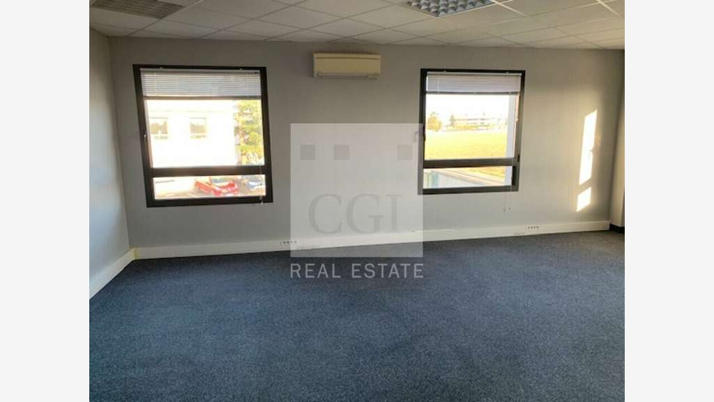 A louer bureaux 334m² à Rillieux-la-Pape