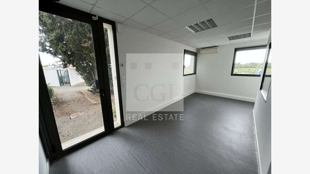 A louer bureaux 334m² à Rillieux-la-Pape