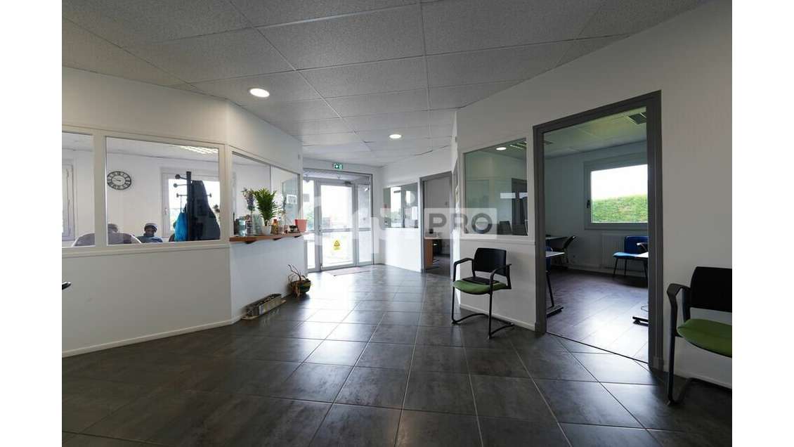 A louer bureaux 250m² à Rillieux-la-Pape