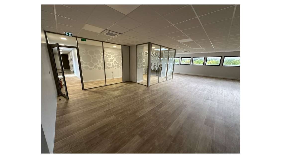 Plateau de bureaux 344m² à louer Rillieux-la-Pape