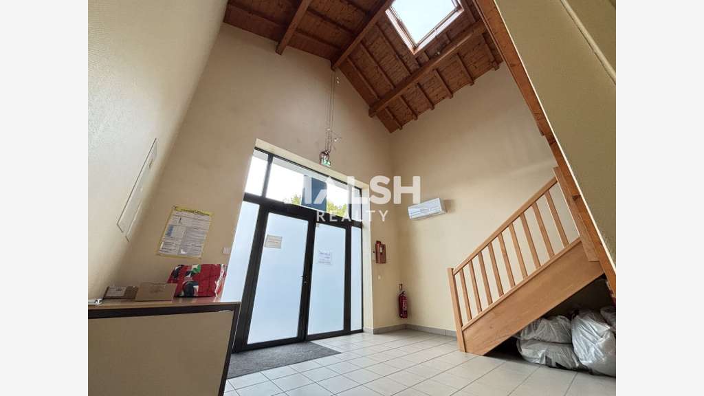 Bureaux 110m² à louer à Rillieux-la-Pape