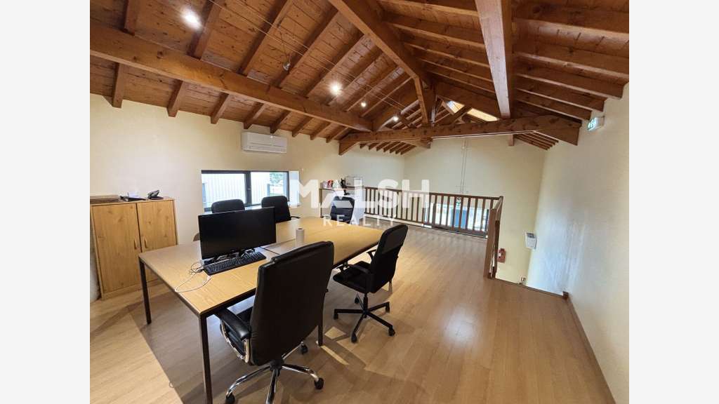 Bureaux 110m² à louer à Rillieux-la-Pape