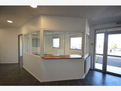 Bureaux 250m² cloisonnés à louer Rillieux-la-Pape
