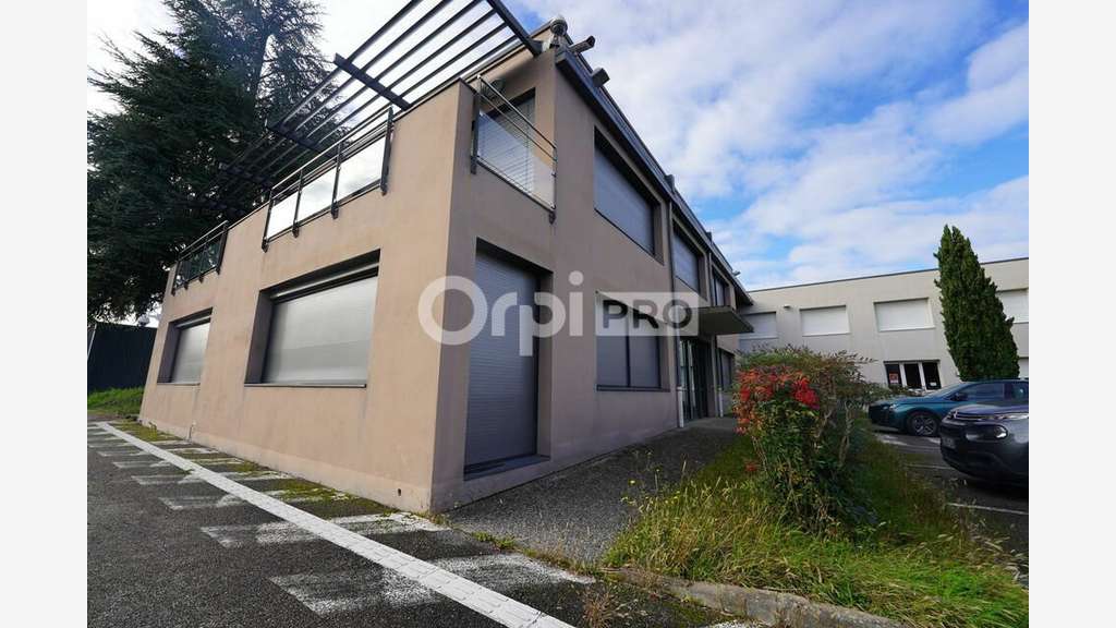 Bureau 175m² à louer à Rillieux-la-Pape