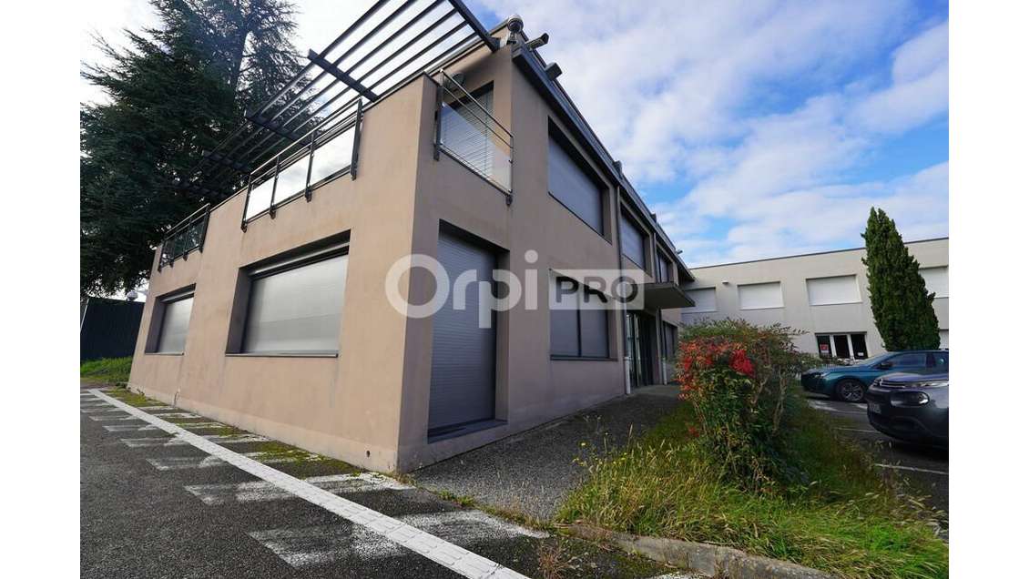 Bureau 175m² à louer à Rillieux-la-Pape