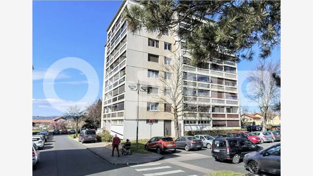 A louer bureaux 110m² ZFU à Rillieux la Pape