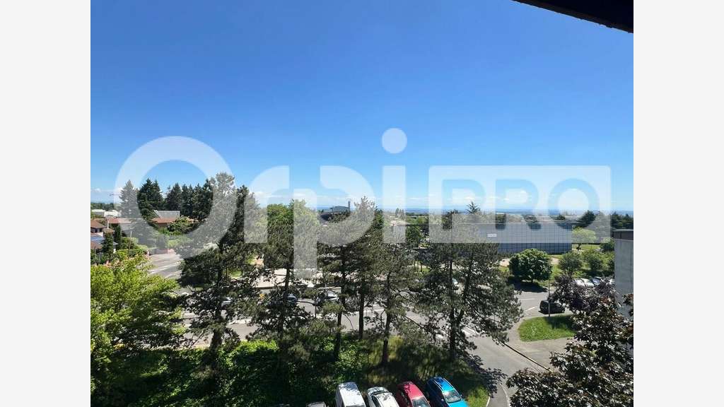 A louer bureaux 110m² ZFU à Rillieux la Pape
