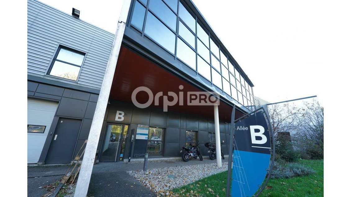 Bureaux à louer 202m² R+1 à Rillieux-la-Pape