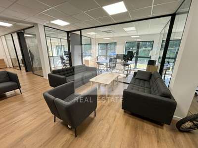Bureaux de 204m² à louer en RDC Rillieux la Pape