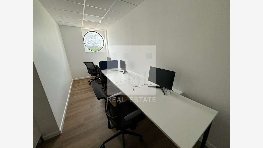 Bureaux de 204m² à louer en RDC Rillieux la Pape