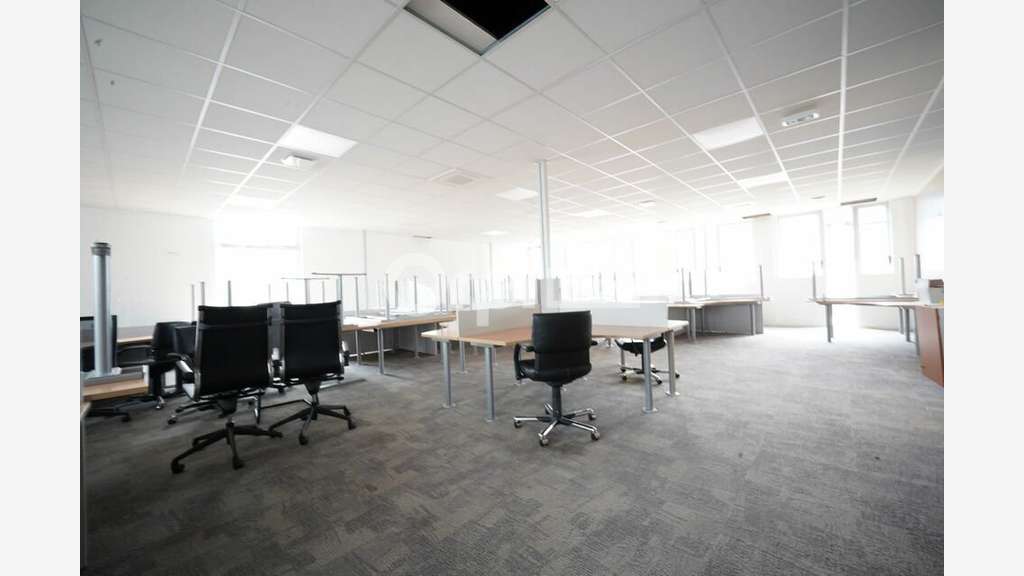 Bureaux à louer 220m² à Rillieux la Pape