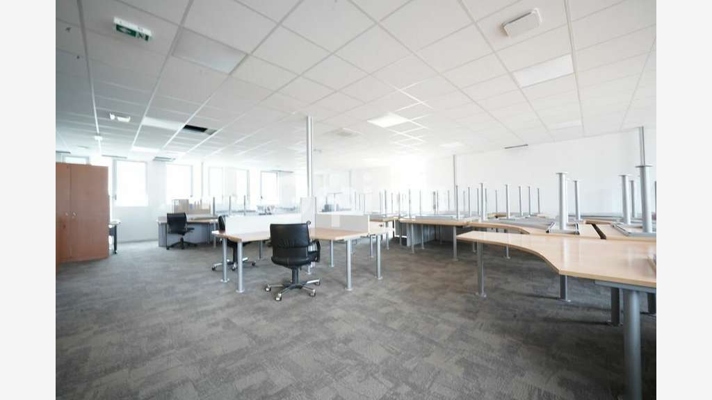 Bureaux à louer 220m² à Rillieux la Pape
