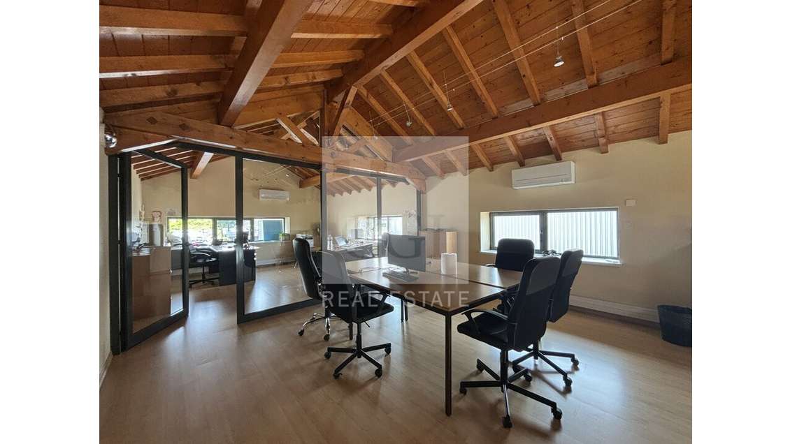 A louer bureaux de 110m² en R+1 à Rillieux-la-Pape