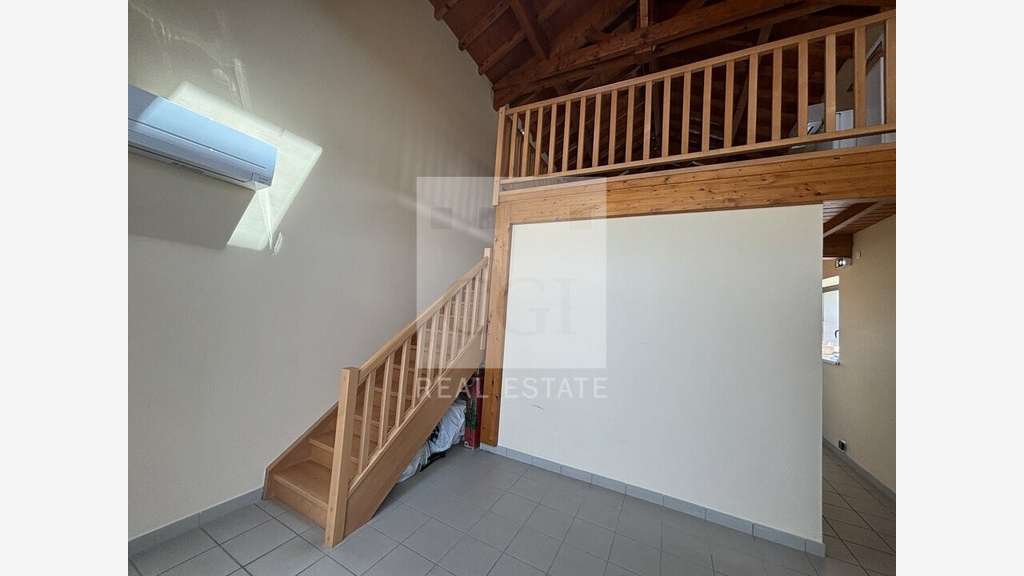 A louer bureaux de 110m² en R+1 à Rillieux-la-Pape