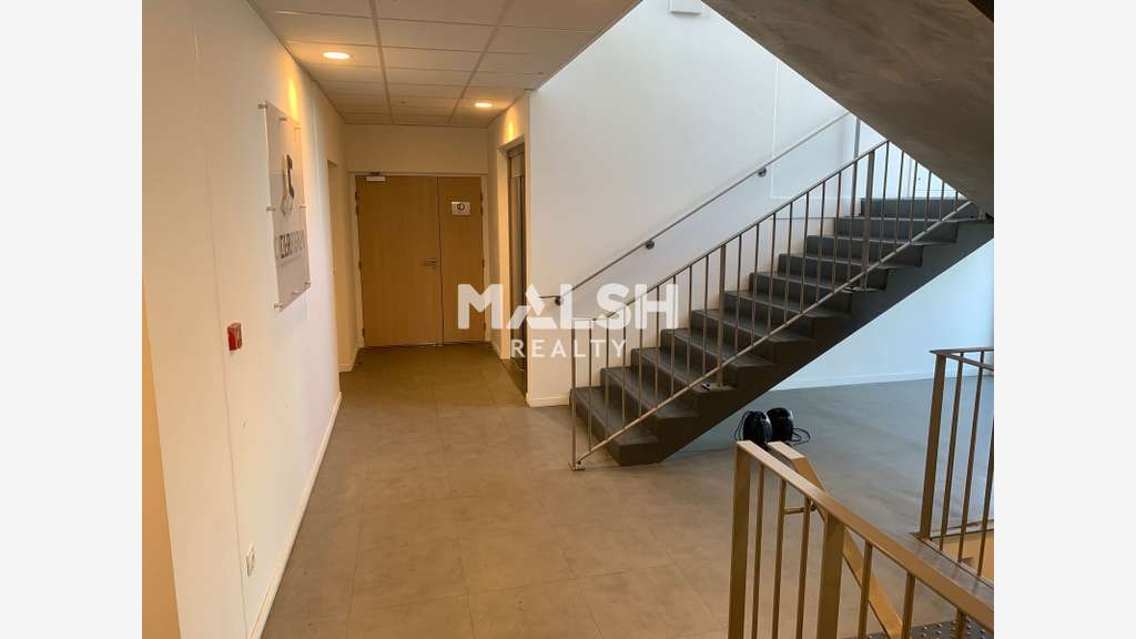 A louer bureaux 235m² à Rillieux-la-Pape