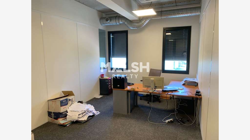 A louer bureaux 235m² à Rillieux-la-Pape