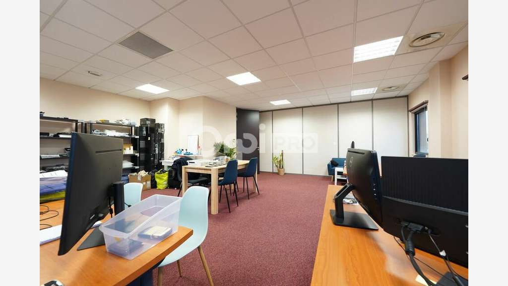 Bureaux de 125m² à louer à Rilleux la Pape