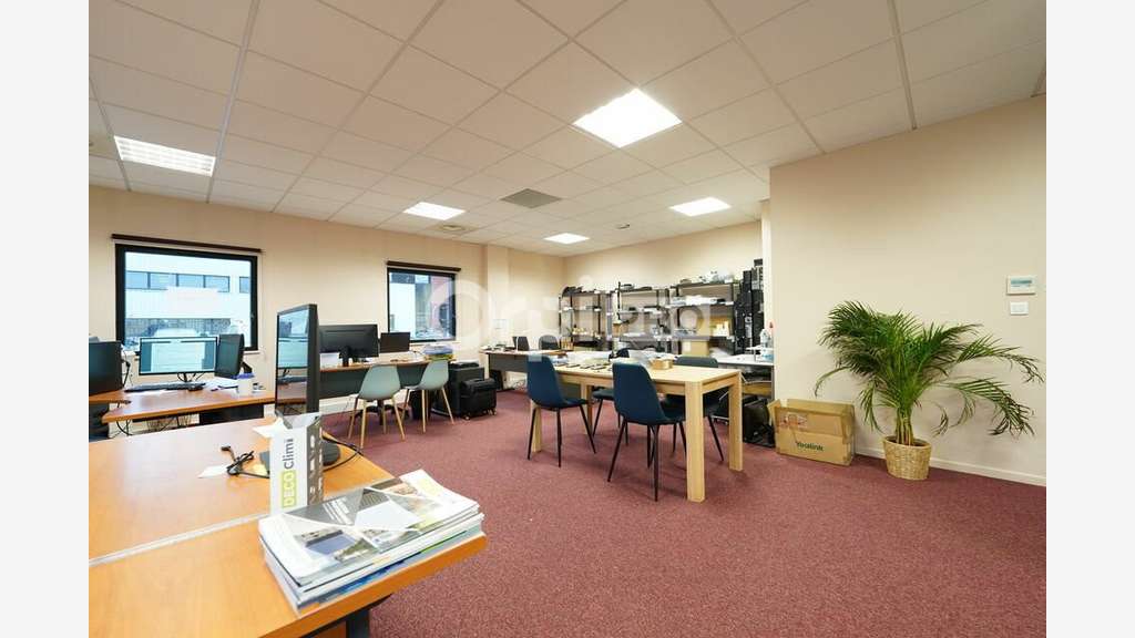 Bureaux de 125m² à louer à Rilleux la Pape