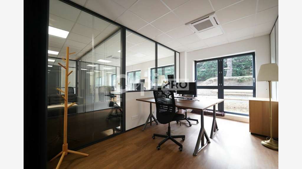 BUREAUX A LOUER - 205 m² - RILLIEUX LA PAPE