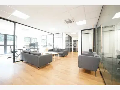 BUREAUX A LOUER - 205 m² - RILLIEUX LA PAPE