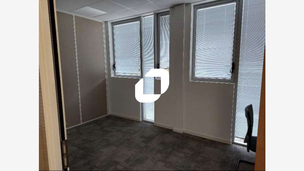 A louer Bureaux 283m² Rillieux la pape