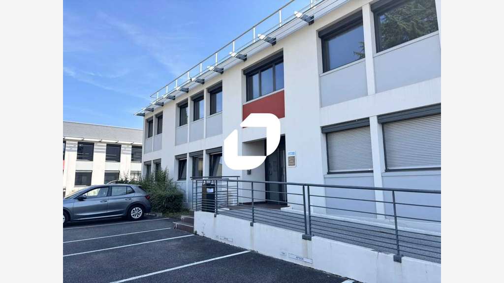 A louer Bureaux 576m² Rillieux la pape