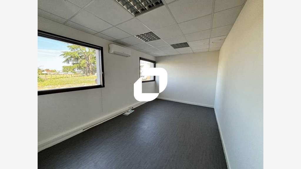 A louer Bureaux 576m² Rillieux la pape