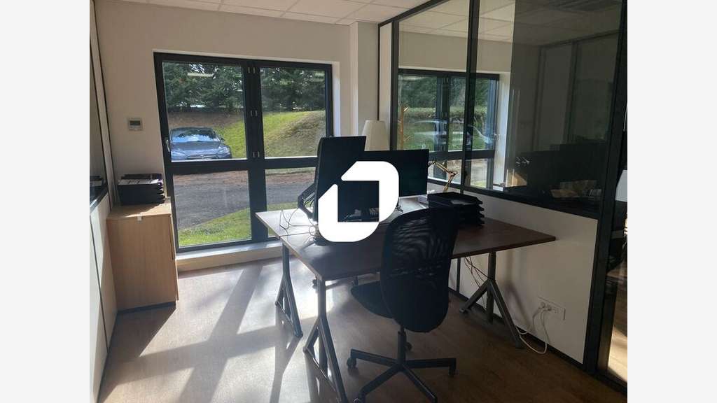 A louer Bureaux 205m² Rillieux la pape