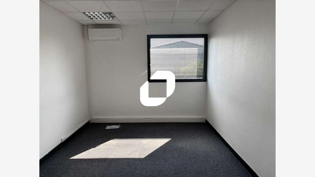 A louer Bureaux 576m² Rillieux la pape