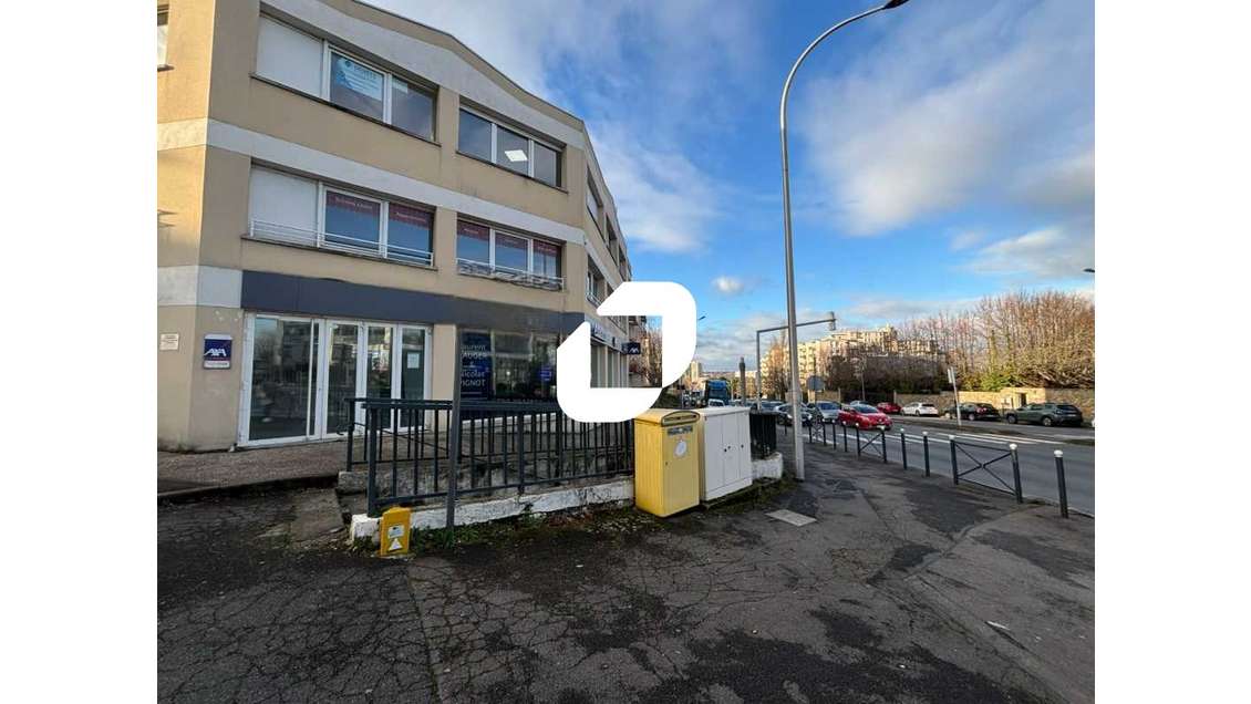 A louer Bureaux 112m² Ris orangis