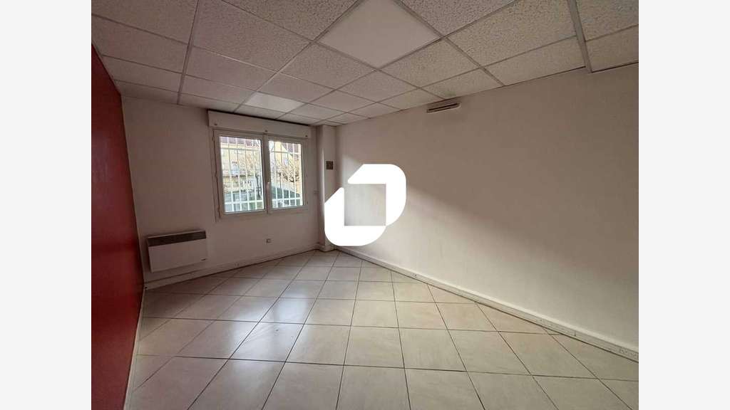 A louer Bureaux 112m² Ris orangis