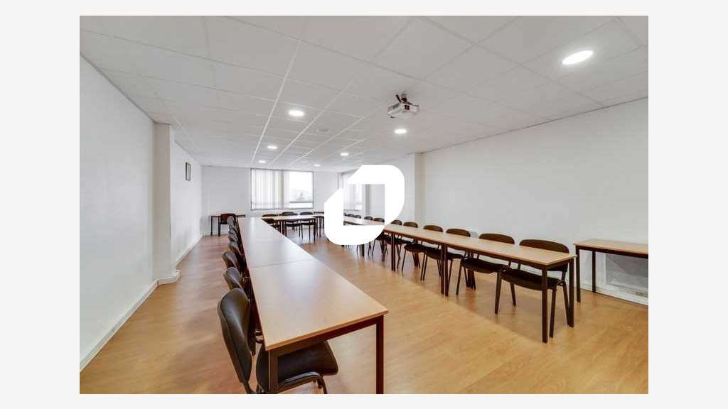 A louer Bureaux 100m² Ris orangis