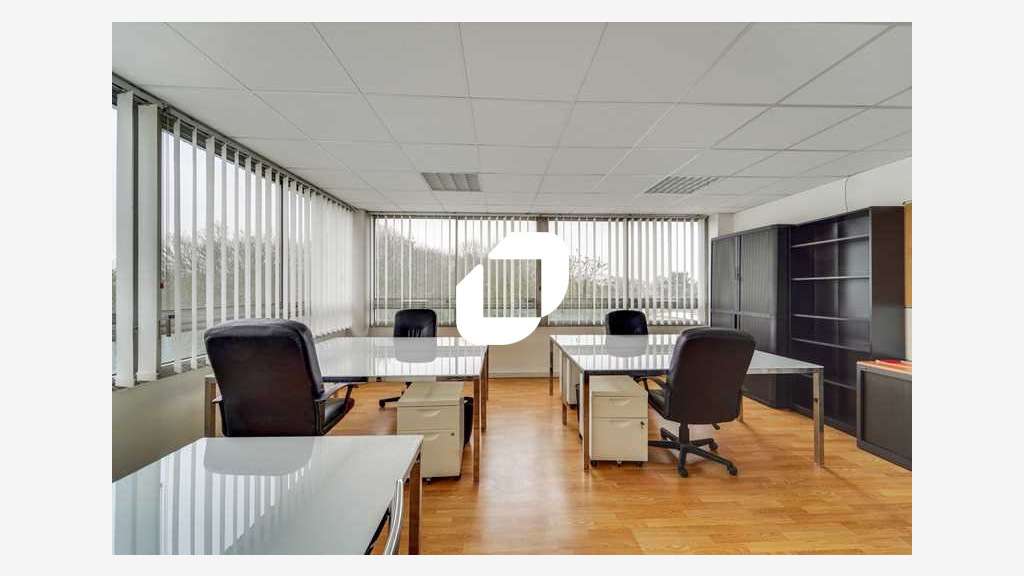 A louer Bureaux 75m² Ris orangis