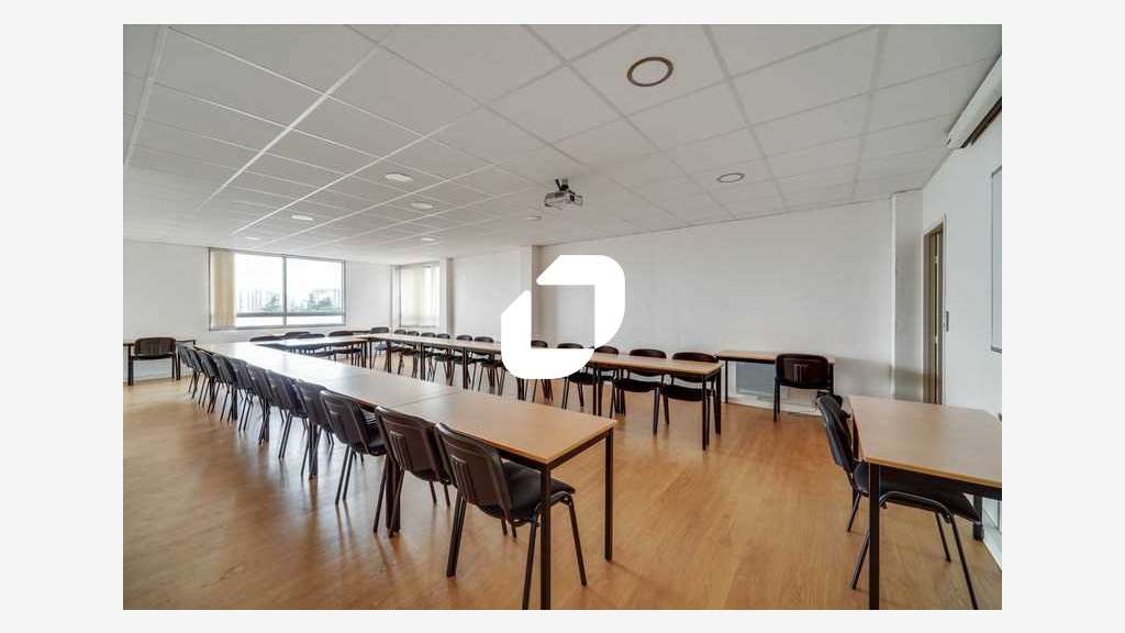 A louer Bureaux 75m² Ris orangis
