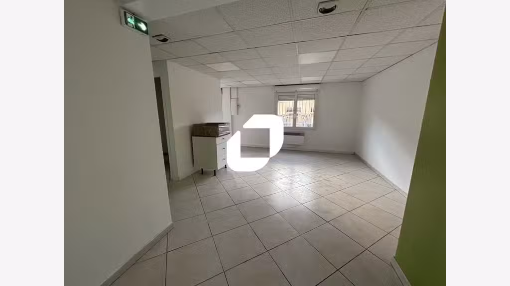 A louer Bureaux 112m² Ris orangis