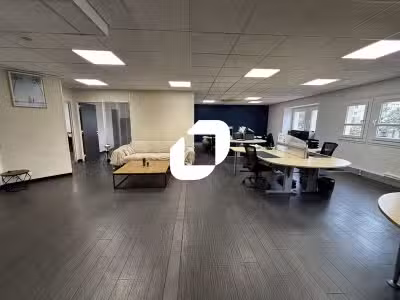 A louer Bureaux 249m² Ris orangis