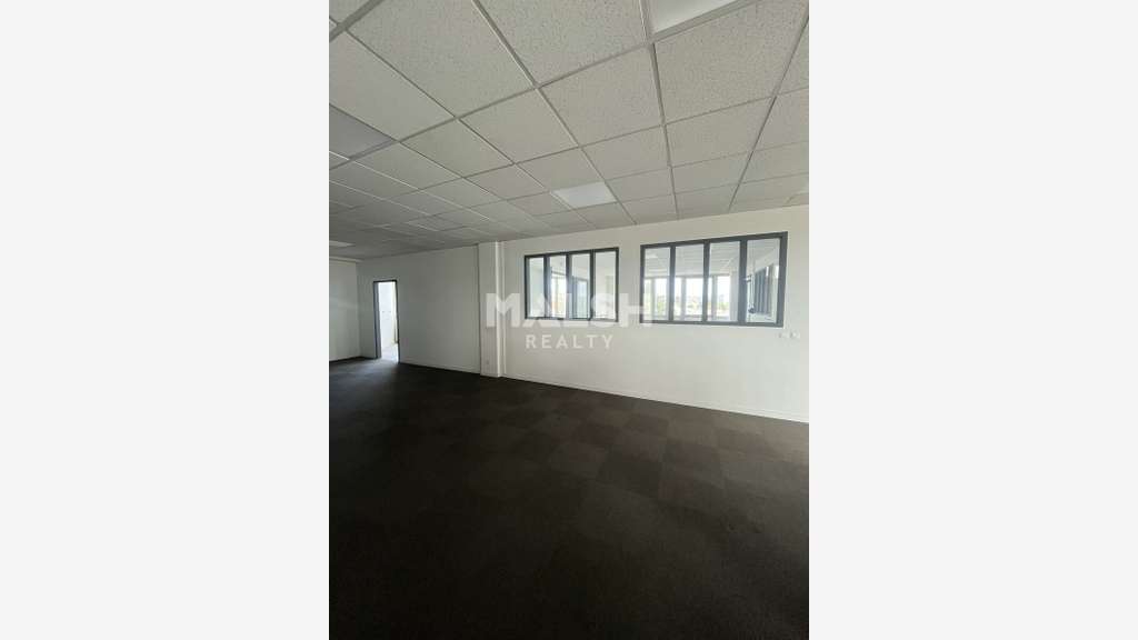 Plateau de bureaux 365m² lumineux à louer à Roanne