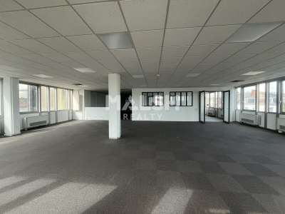 Plateau de bureaux 365m² lumineux à louer à Roanne