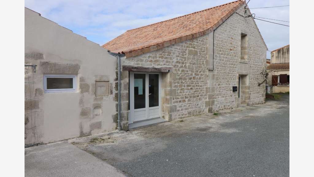Local N°1 90m² à louer à Rochefort (17)