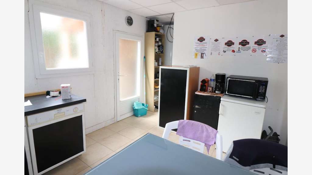 Local N°1 90m² à louer à Rochefort (17)