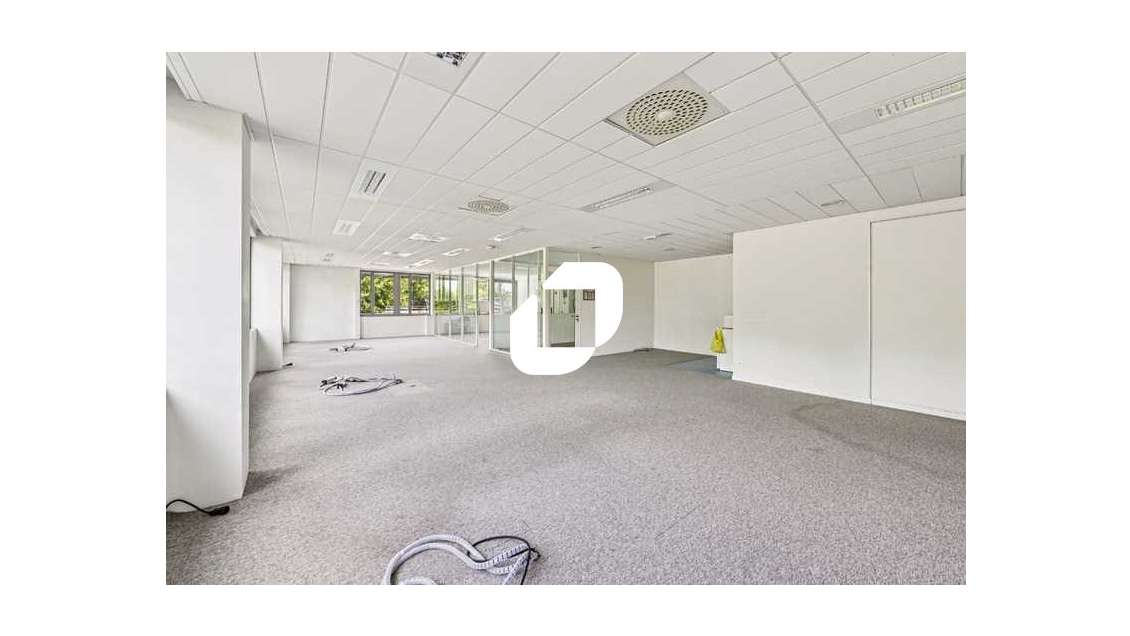 A louer Bureaux 575m² Roissy en france