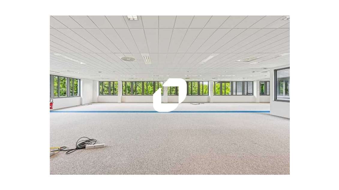 A louer Bureaux 300m² Roissy en france