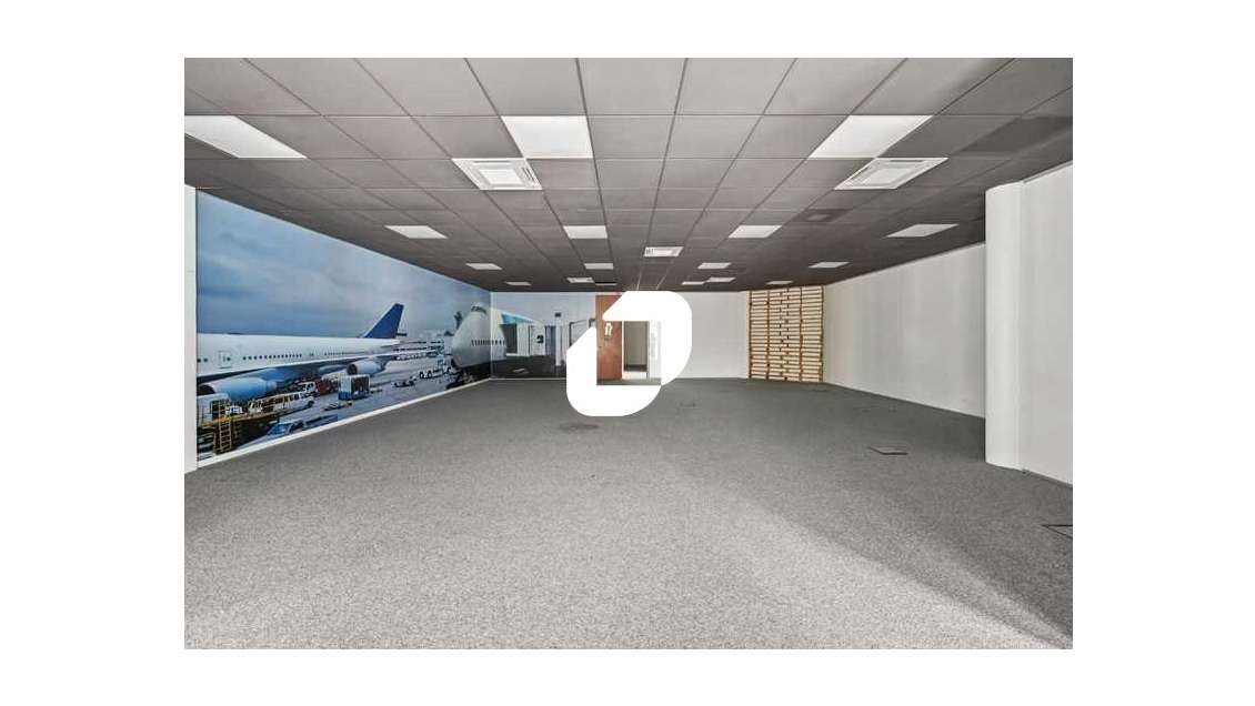 A louer Bureaux 978m² Roissy en france