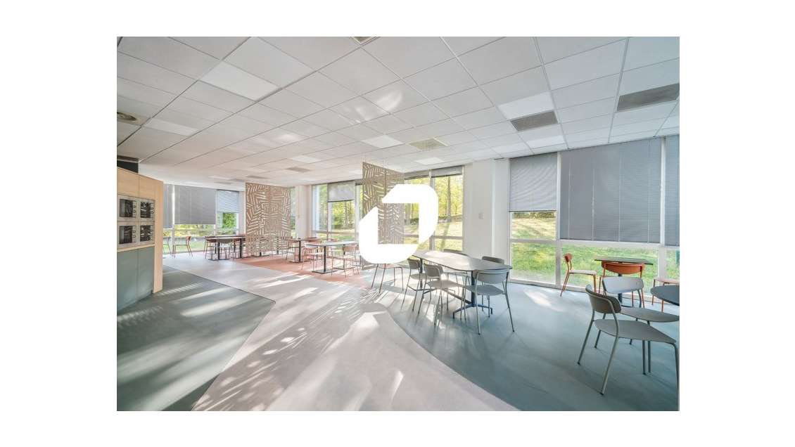 A louer Bureaux 379m² Roissy en france