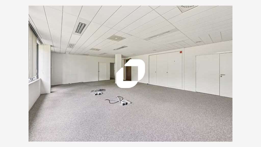 A louer Bureaux 575m² Roissy en france