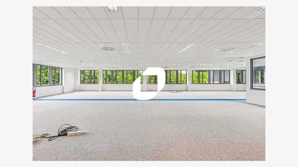 A louer Bureaux 300m² Roissy en france