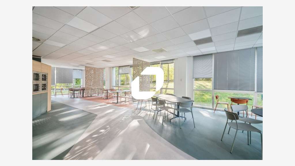 A louer Bureaux 639m² Roissy en france