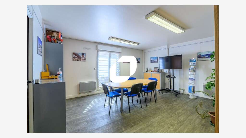 A louer Bureaux 82m² Roissy en france
