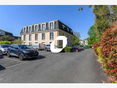 A louer Bureaux 82m² Roissy en france