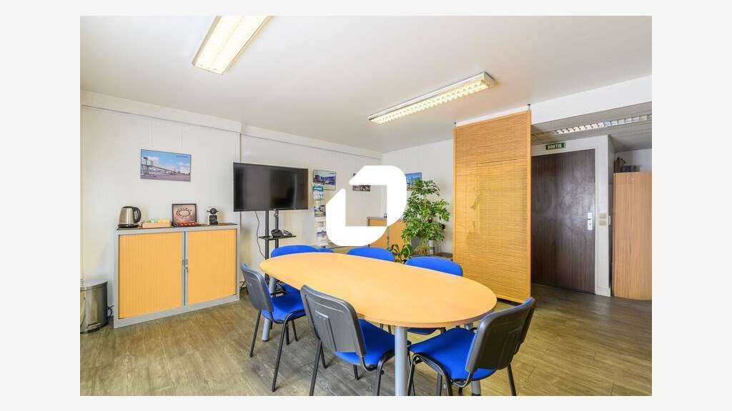 A louer Bureaux 82m² Roissy en france